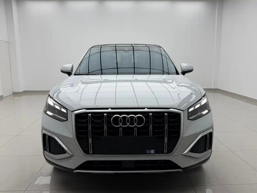 Audi Q2L 2022 — фото 2