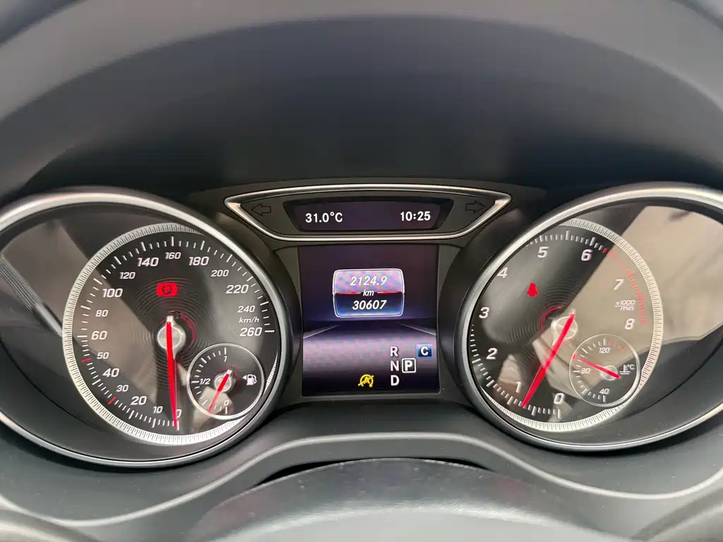 Mercedes-Benz CLA 2018 — фото 15