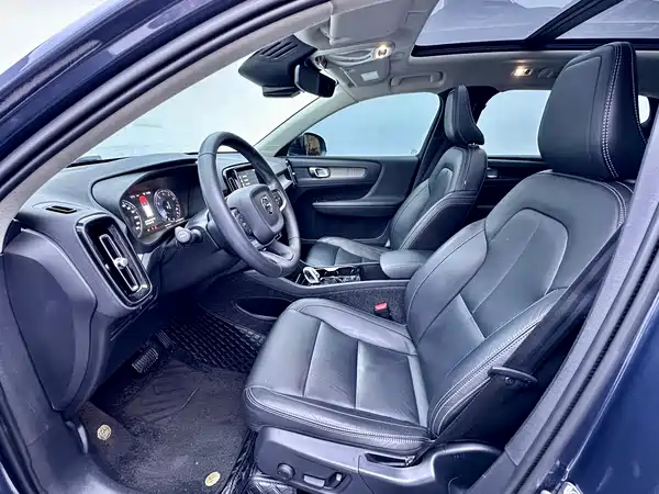 Volvo XC40 2021