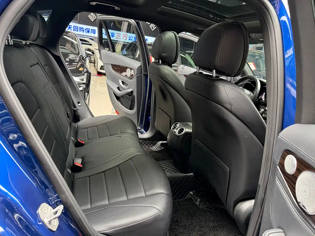Mercedes-Benz GLC 2018 — фото 18