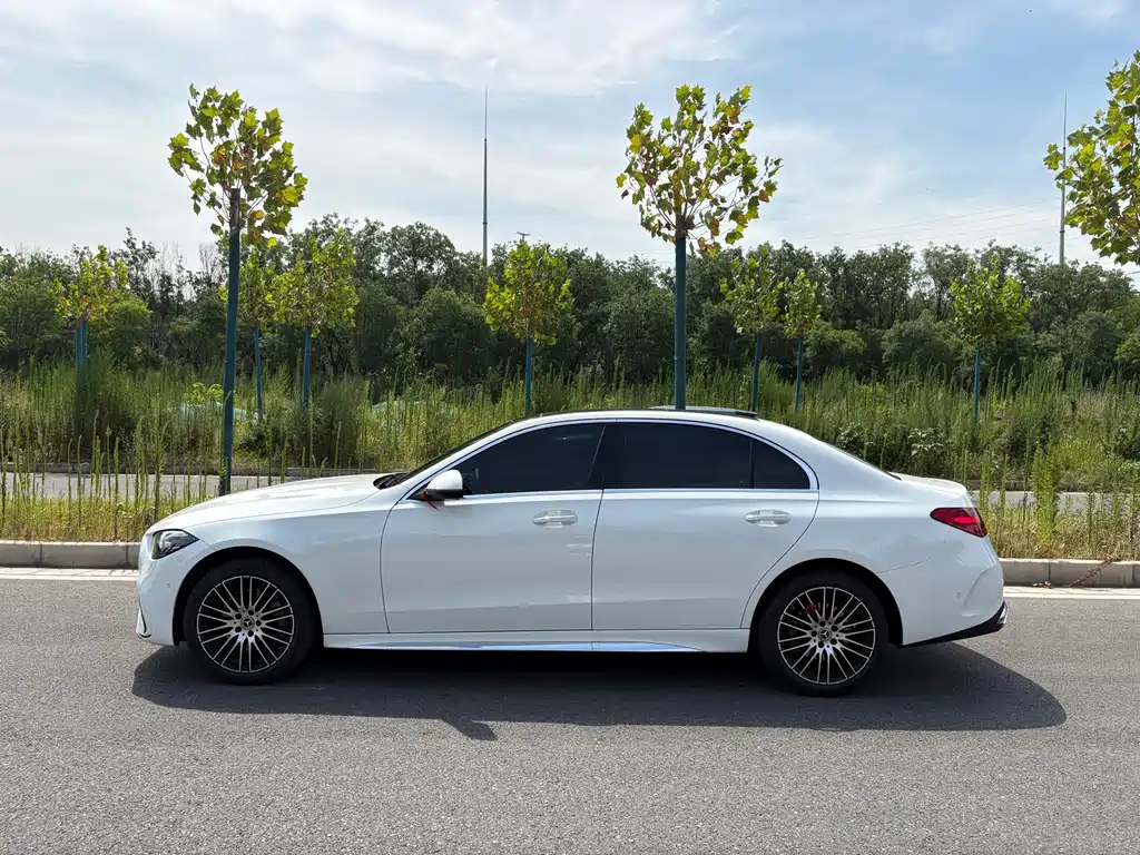 Mercedes-Benz C-Class 2026 — фото 10
