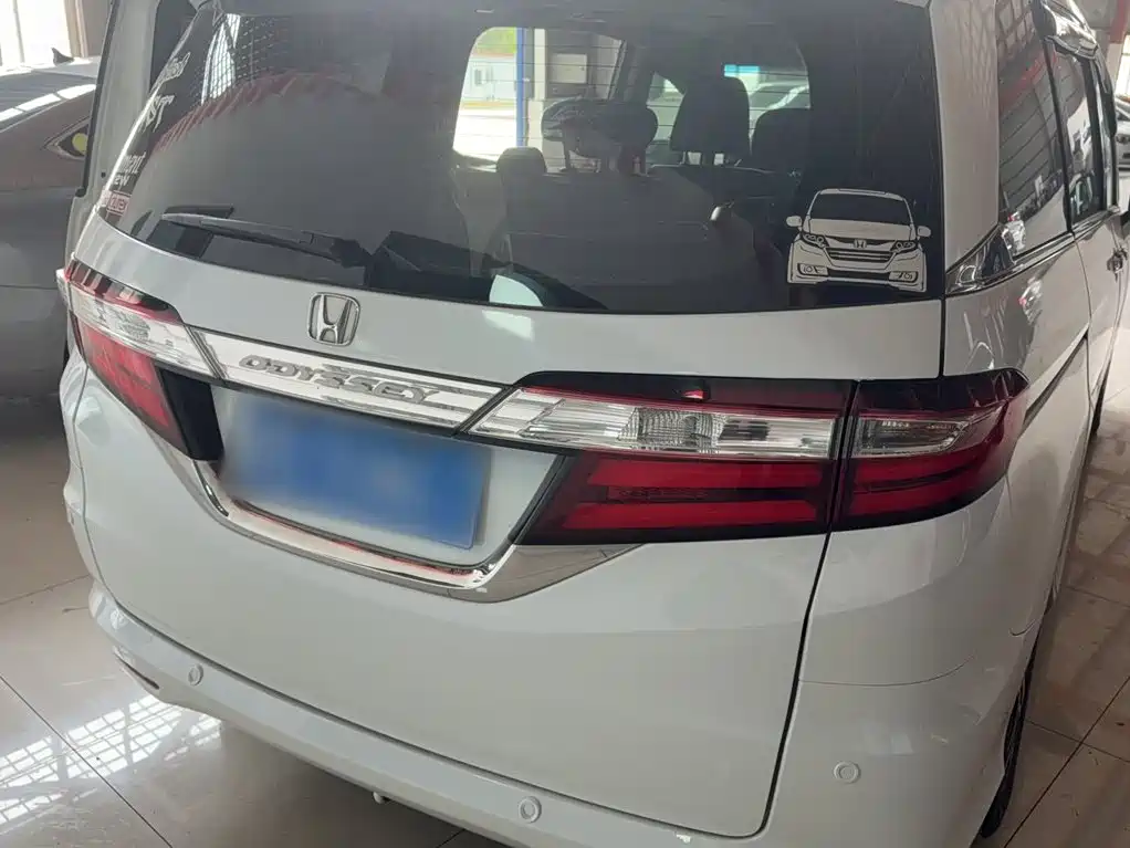 Honda Odyssey 2016 — фото 17