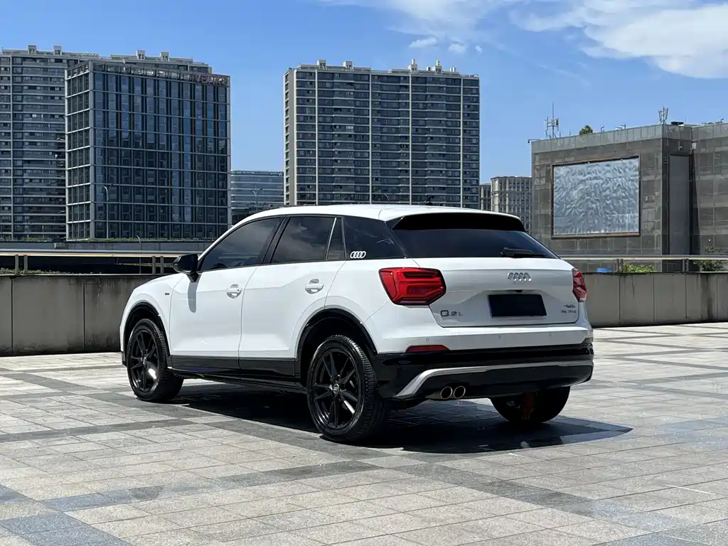 Audi Q2L 2020 — фото 14