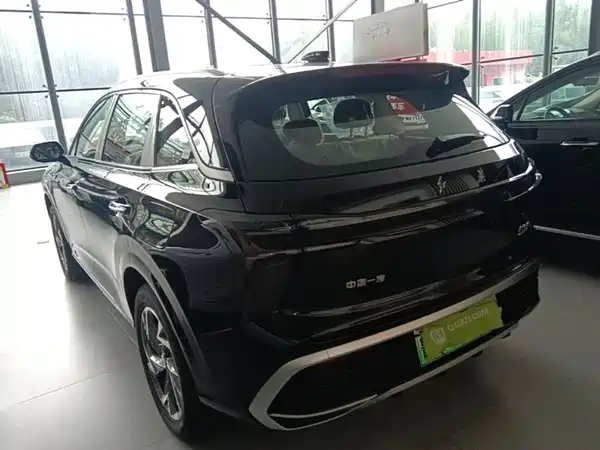 Hongqi HS3 PHEV 2025