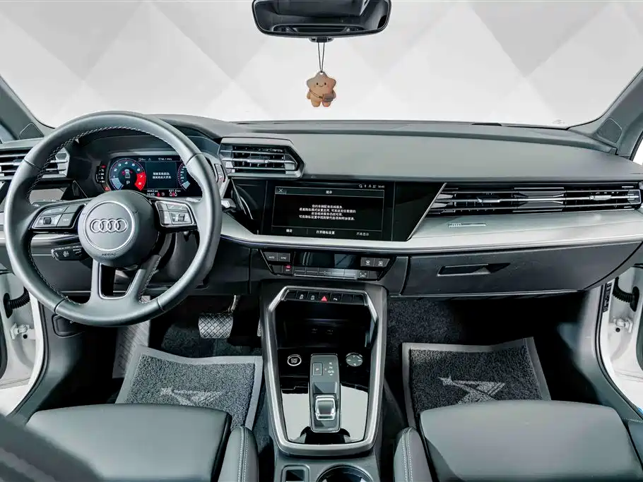 Audi A3 2024 — фото 10