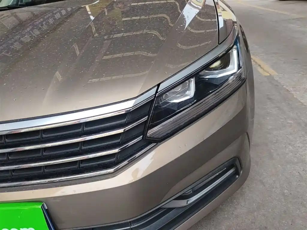 Volkswagen Passat 2017 — фото 24