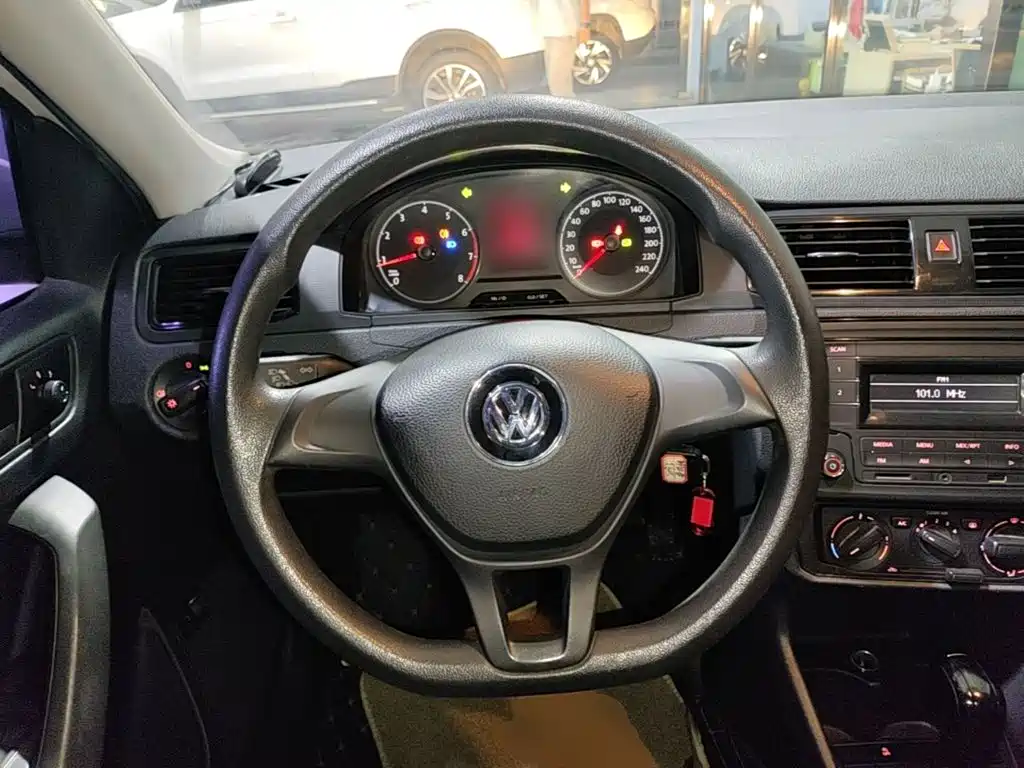 Volkswagen Santana 2019 — фото 11