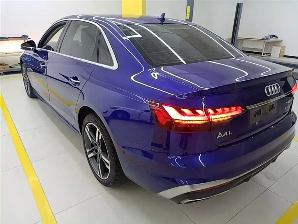 Audi A4L 2021 — фото 5