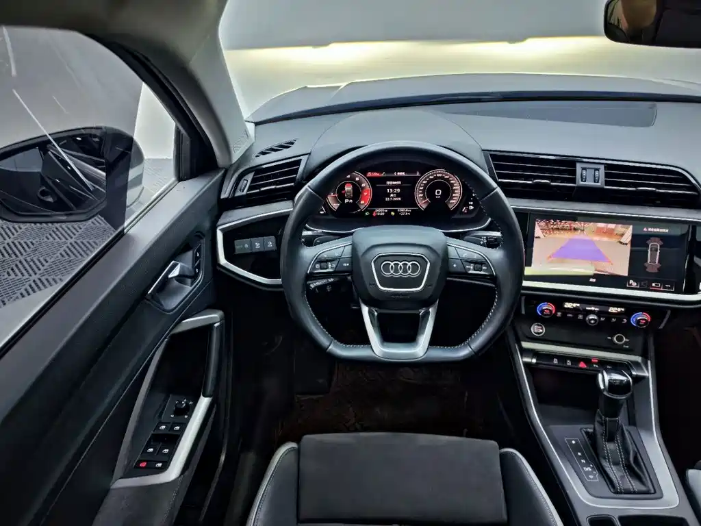 Audi Q3 2022 — фото 10