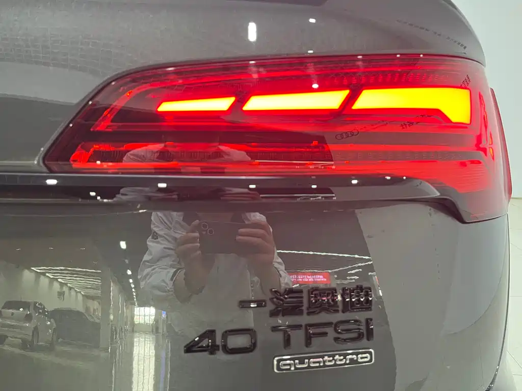 Audi Q5L Sportback 2025 — фото 18