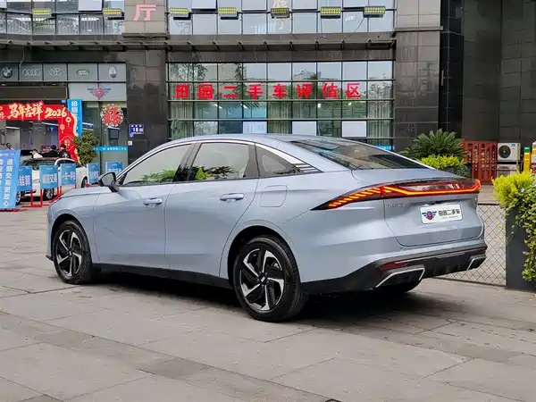 Geely Galaxy L6 2025