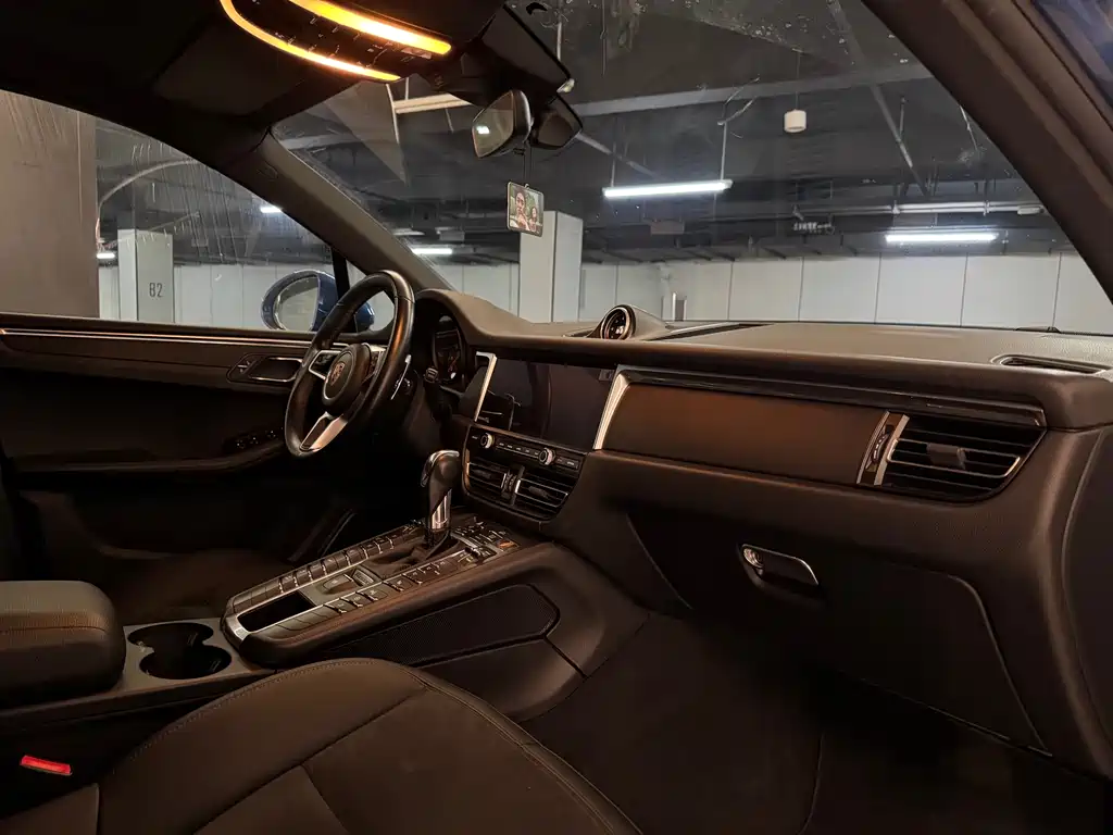 Porsche Macan 2019 — фото 18