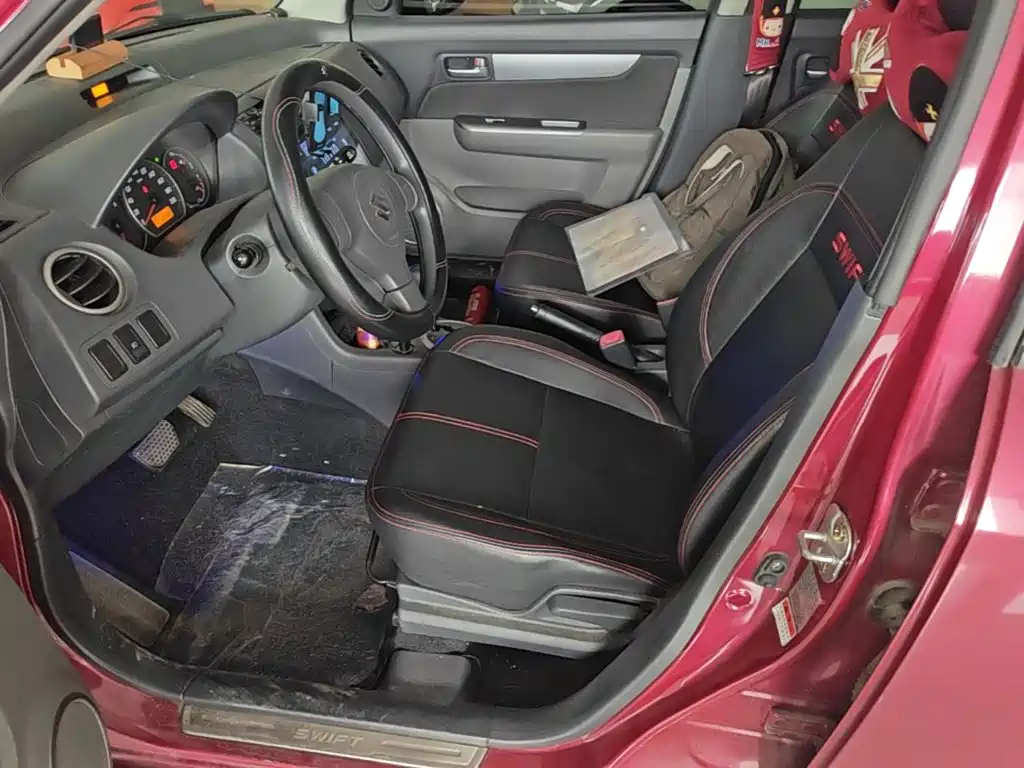 Suzuki Swift 2015 — фото 15
