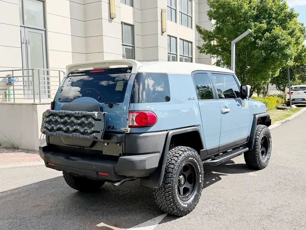 Toyota FJ Cruiser 2019 — фото 19