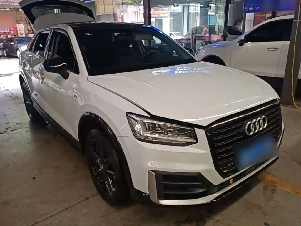 Audi Q2L 2020
