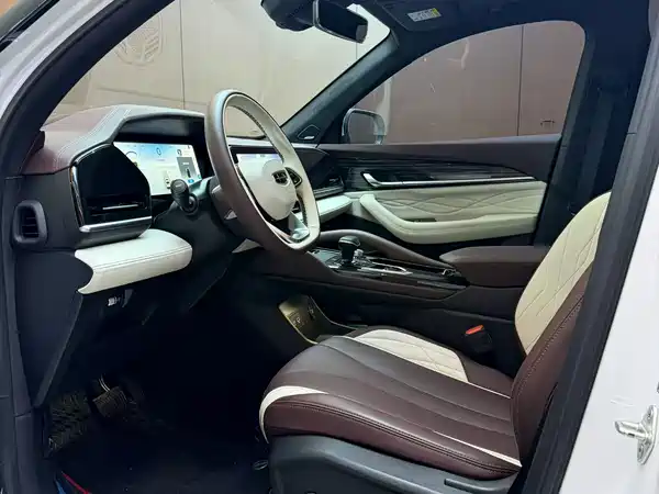 Geely Xingyue L 2024