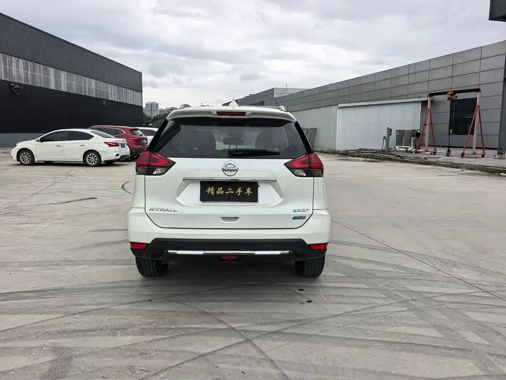 Nissan X-Trail 2018 — фото 6