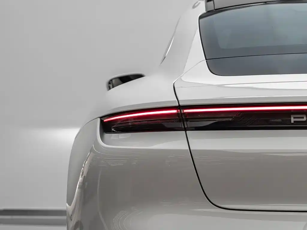 Porsche Taycan 2020 — фото 7
