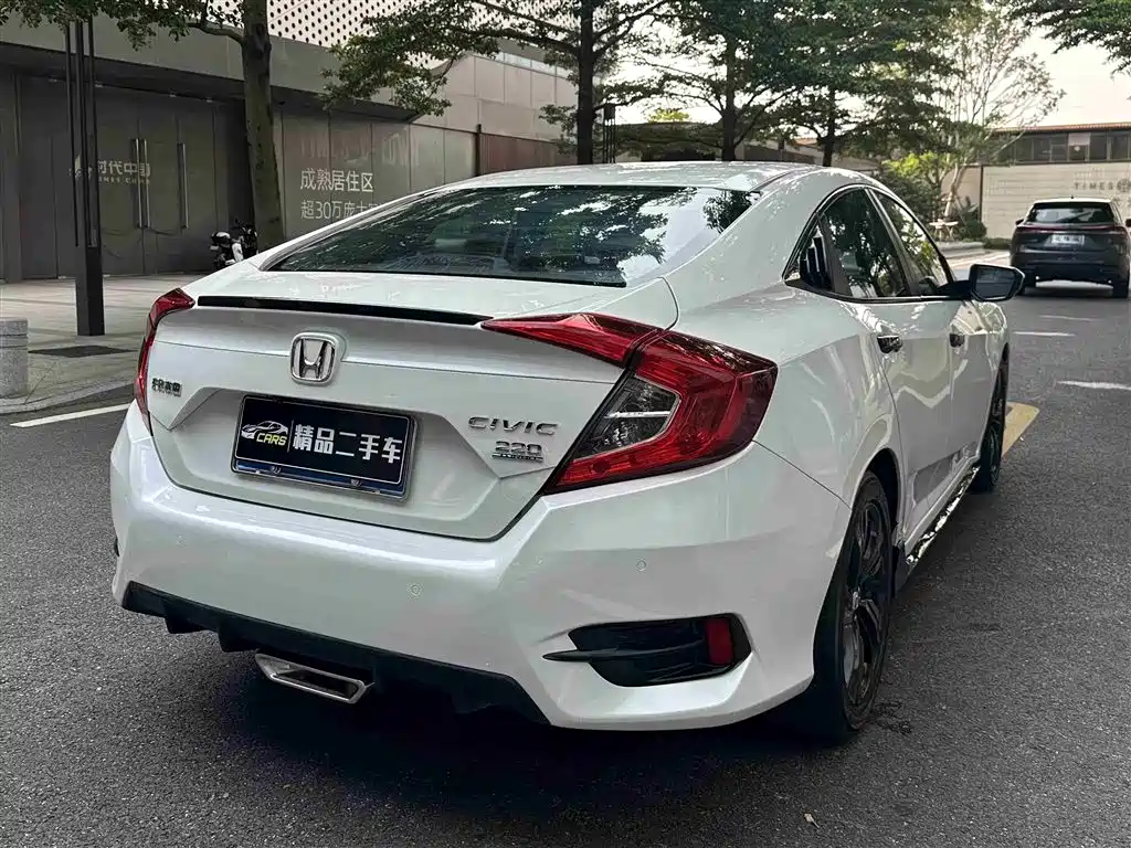 Honda Civic 2019 — фото 7