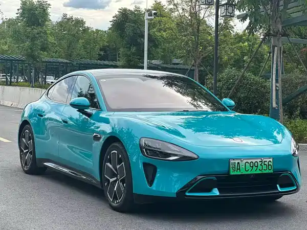 Xiaomi SU7 2024