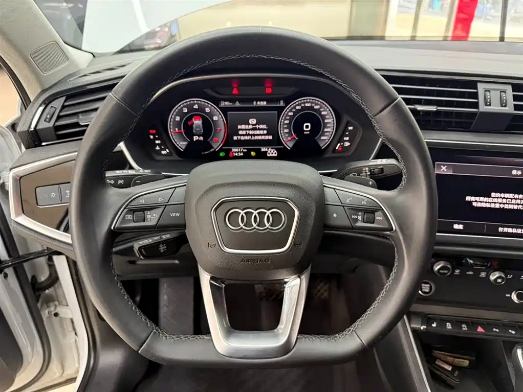 Audi Q3 2023 — фото 11