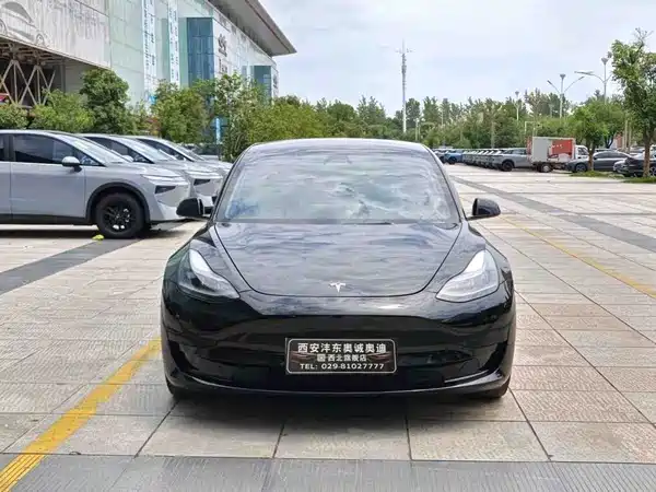 Tesla Model 3 2023