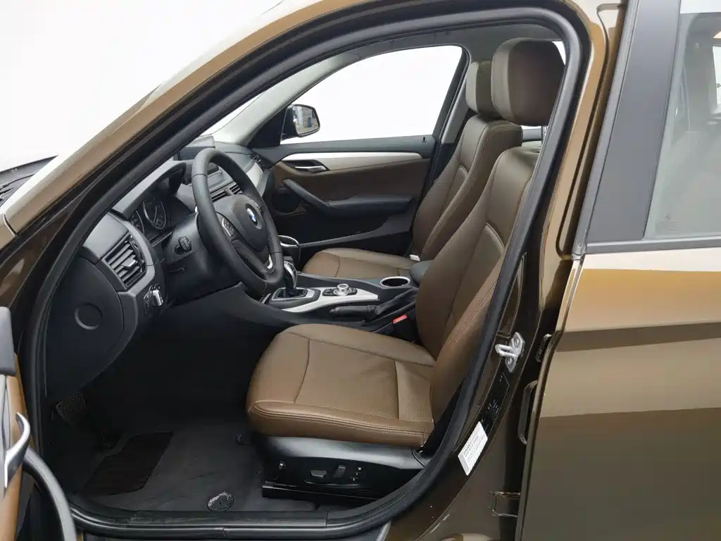 BMW X1 2015 — фото 10