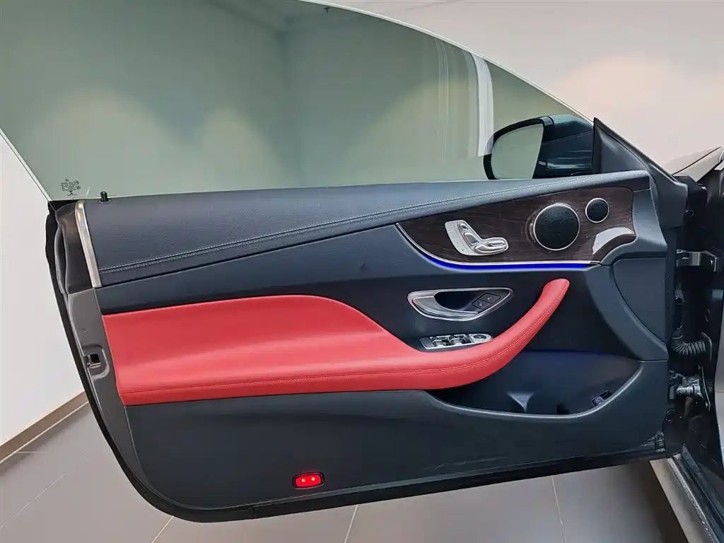 Mercedes-Benz E-Class 2023 — фото 13