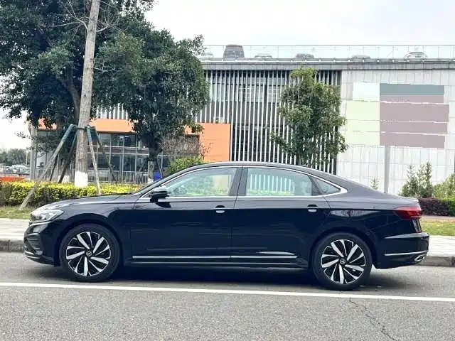 Volkswagen Passat 2023