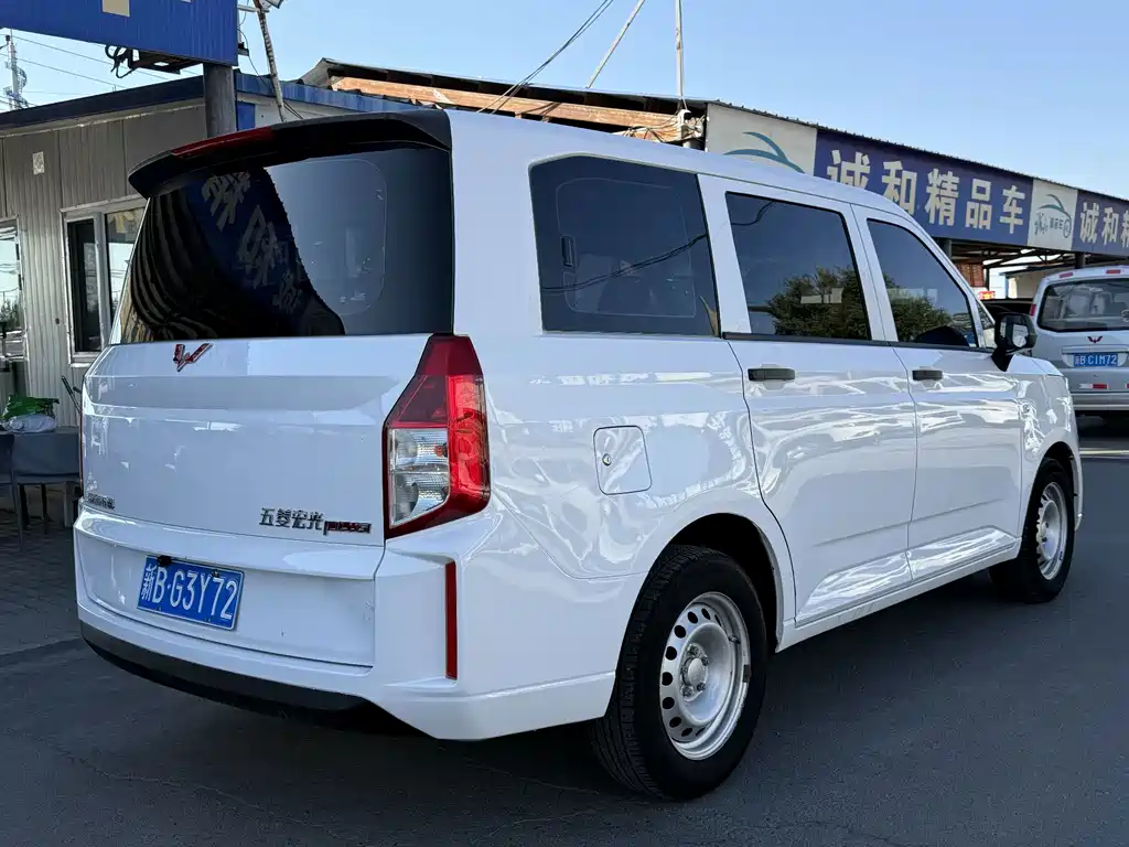Wuling Hongguang PLUS 2022 — фото 9