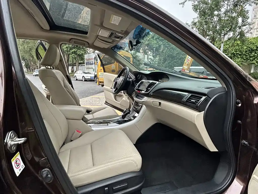 Honda Accord 2014 — фото 10