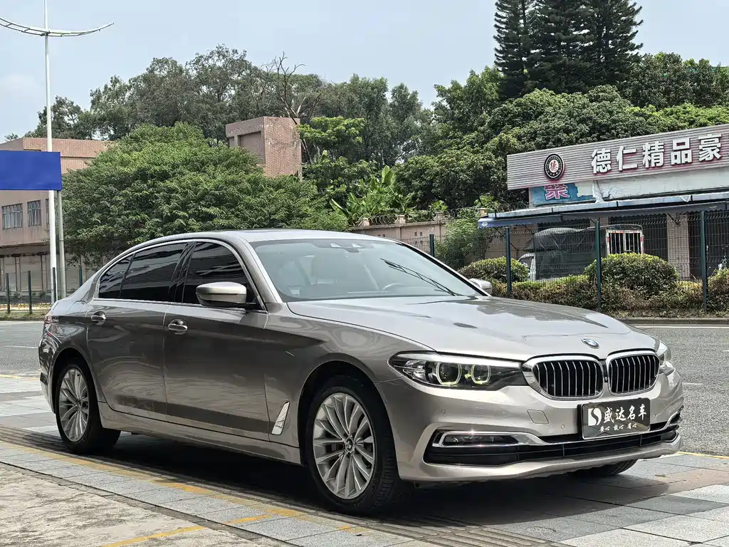 BMW 5 Series 2019 — фото 3