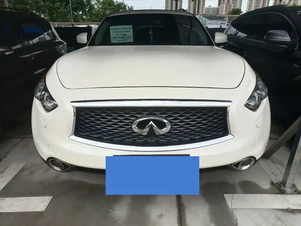 Infiniti QX70 2018 — фото 1