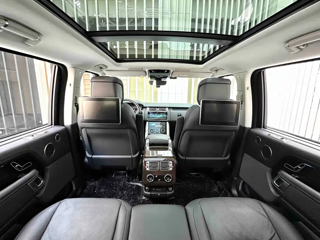 Land Rover Range Rover 2021 — фото 26