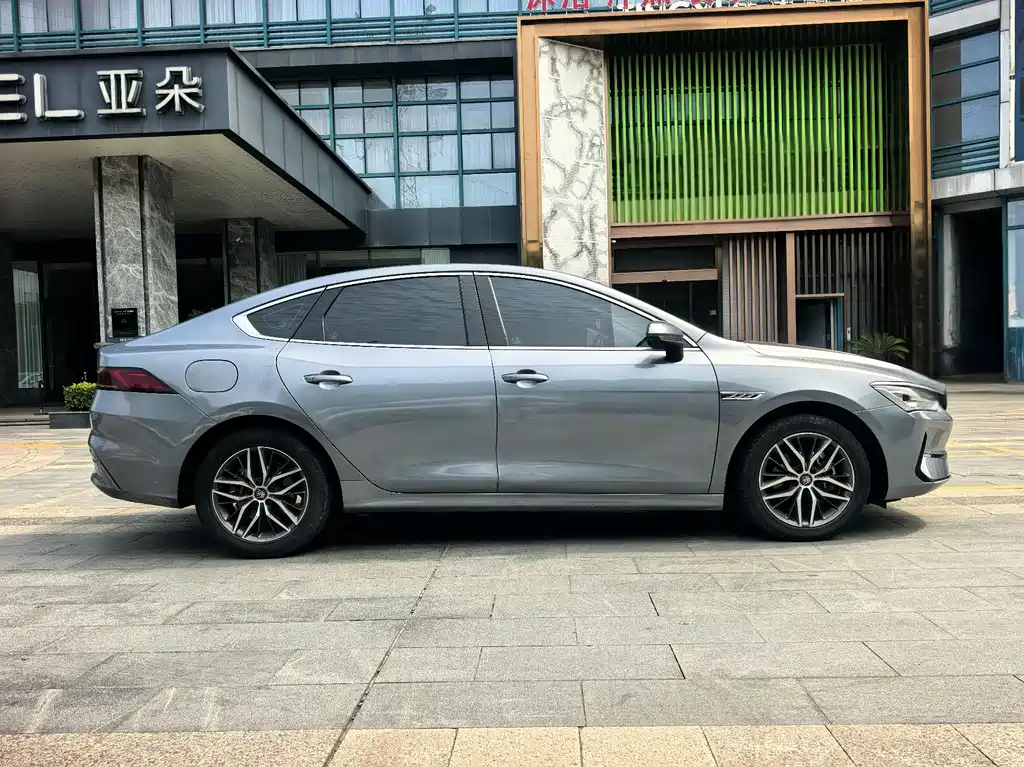 BYD Qin PLUS 2022 — фото 11