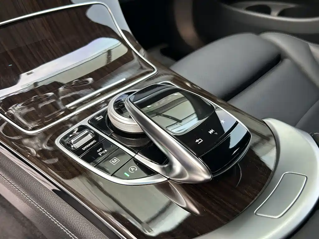 Mercedes-Benz GLC 2019 — фото 12