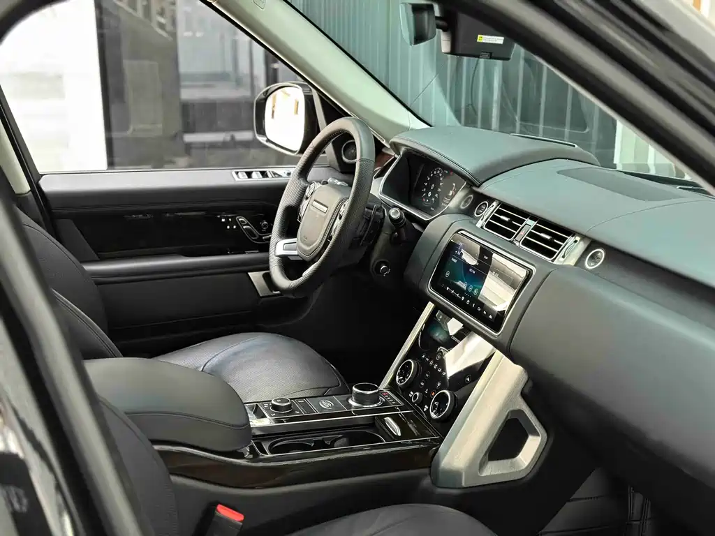 Land Rover Range Rover 2021 — фото 24