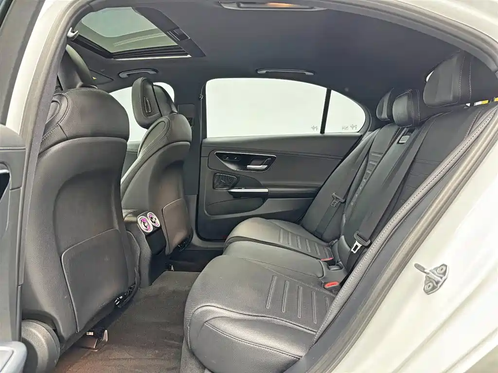 Mercedes-Benz C-Class 2023 — фото 15