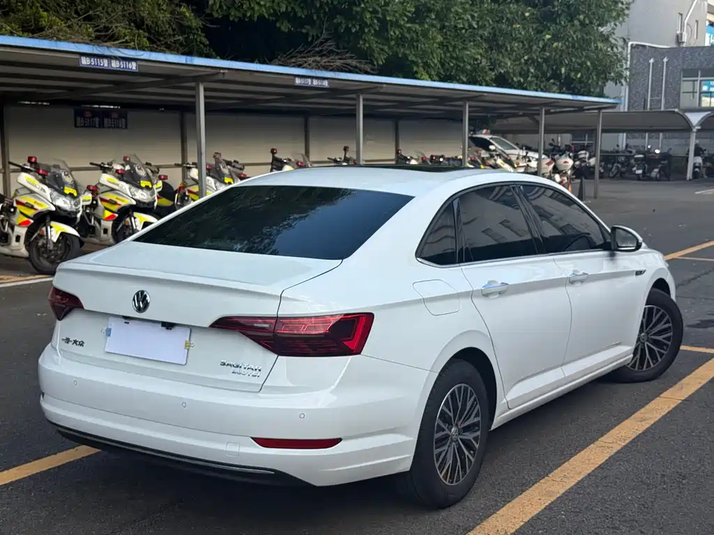Volkswagen Sagitar 2020