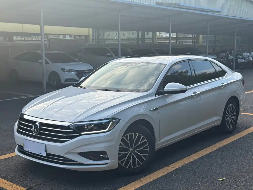 Volkswagen Sagitar 2020
