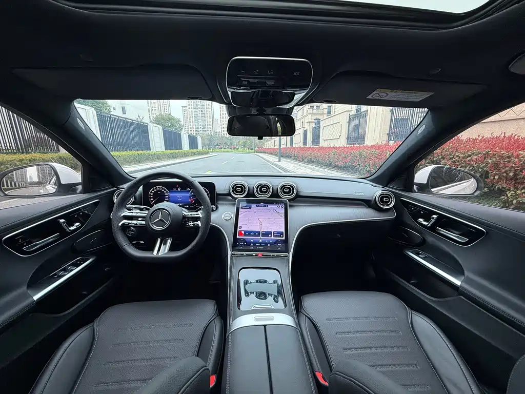 Mercedes-Benz C-Class 2024 — фото 13