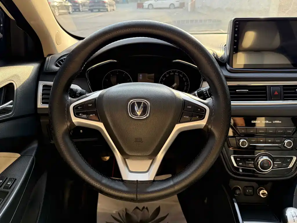 Changan Yuexiang V7 2017 — фото 17