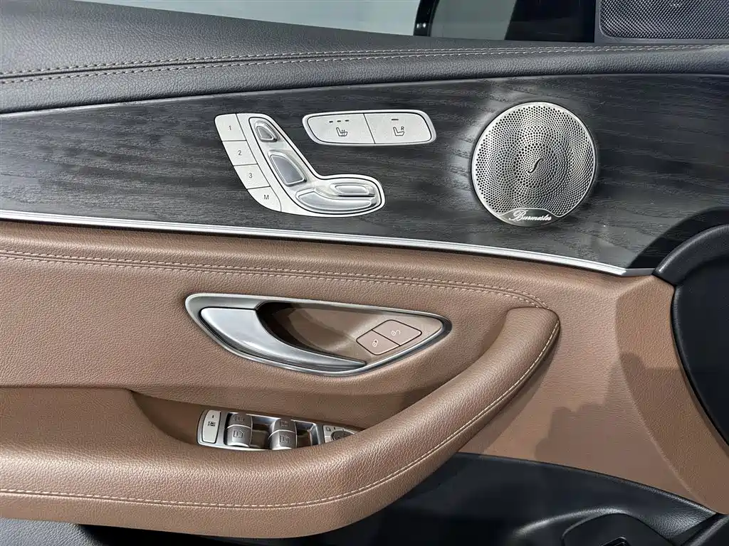 Mercedes-Benz E-Class 2023 — фото 9