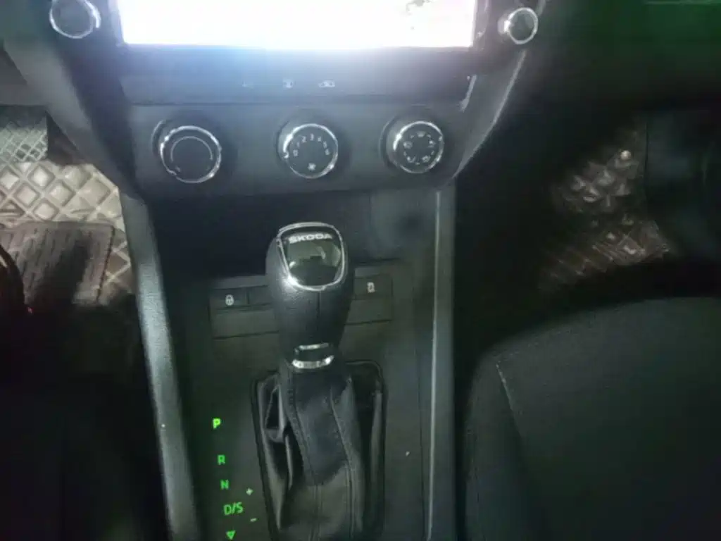 Skoda Octavia 2015 — фото 14