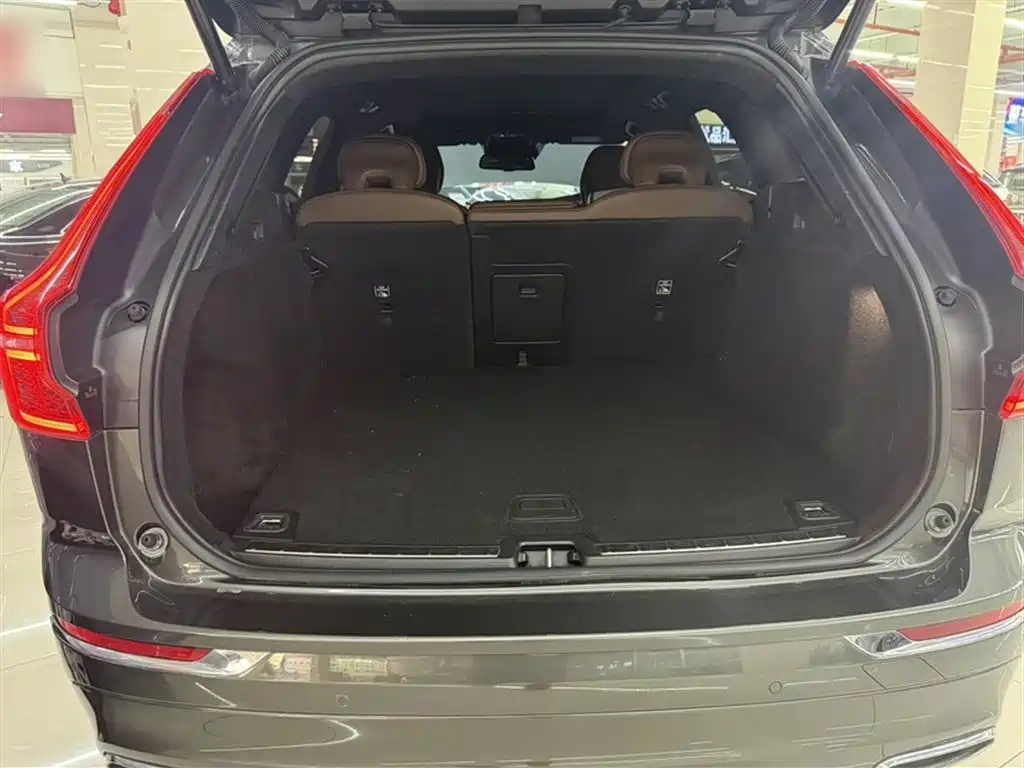 Volvo XC60 2021 — фото 13