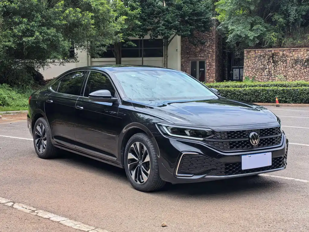 Volkswagen Passat 2023