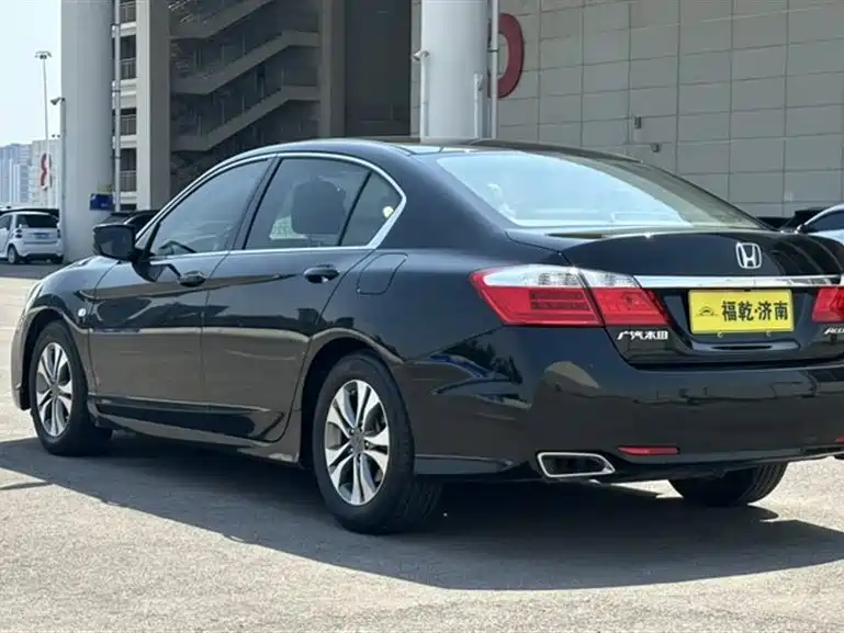 Honda Accord 2016 — фото 12