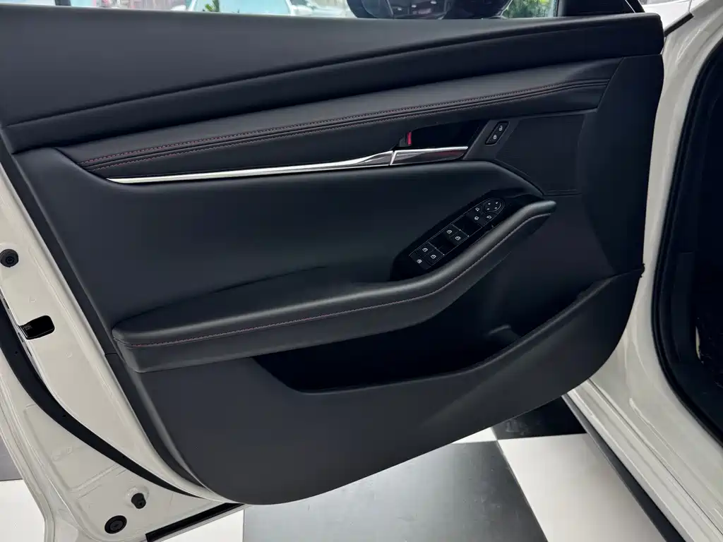 Mazda 3 Angkesela 2023