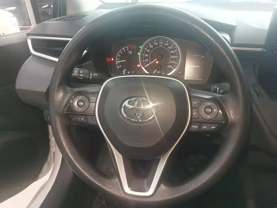 Toyota Corolla 2020 — фото 15