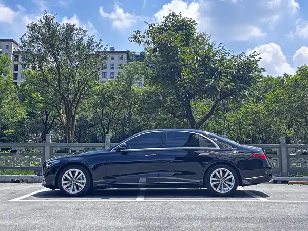 Mercedes-Benz S-Class 2024